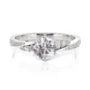 Jeulia Simple Round Cut Promise Ring Twist Design Sterling Silver（演示）