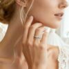 Jeulia Simple Round Cut Promise Ring Twist Design Sterling Silver（演示）