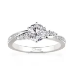 Jeulia Simple Round Cut Promise Ring Twist Design Sterling Silver（演示）