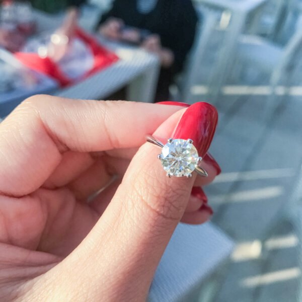 Anryss 925 sterling silver Women's Stackable Moissanite Ring Set – 18K Gold-Plated Affordable Luxury with a Sophisticated Aesthetic