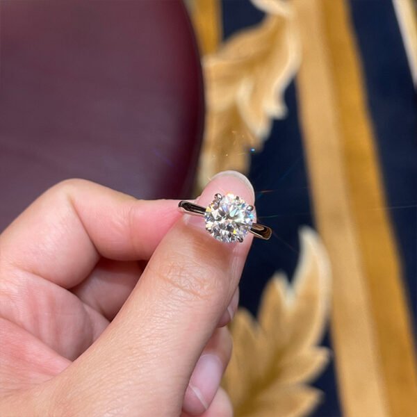 Anryss 925 sterling silver Women's Stackable Moissanite Ring Set – 18K Gold-Plated Affordable Luxury with a Sophisticated Aesthetic