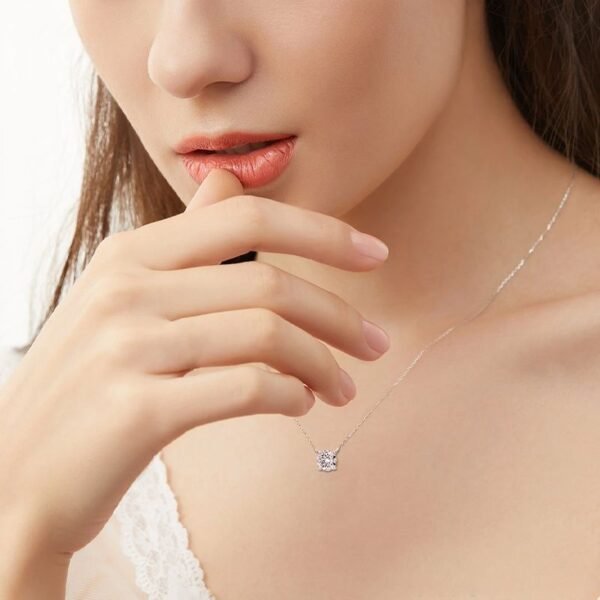 Anryss 925 sterling silver Fairy-like sweet and cool moissanite necklace/choker with a unique and sophisticated feel