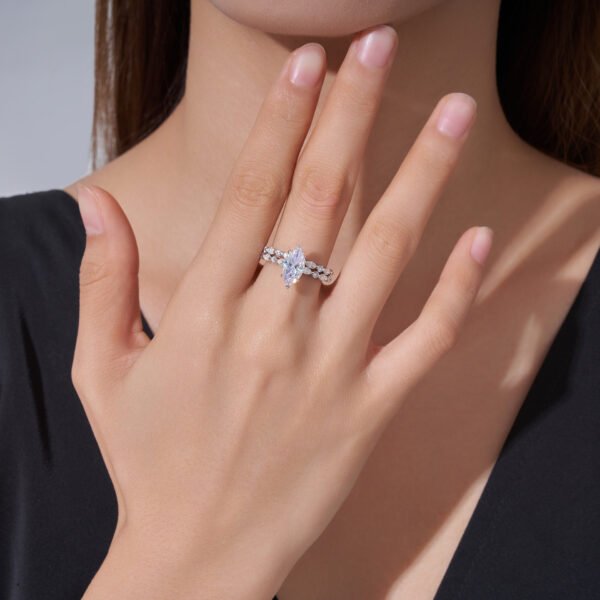 Anryss 925 sterling silver Non-fading affordable luxury moissanite ring; a unique sophisticated piece with a stylish OL aesthetic—perfect for stacking