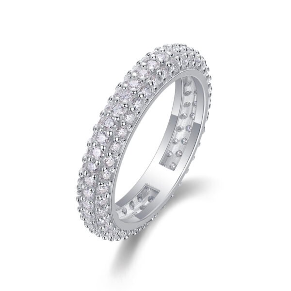 Anryss 925 sterling silver Moissanite closed-loop rings are a hot-selling ring in Europe and America